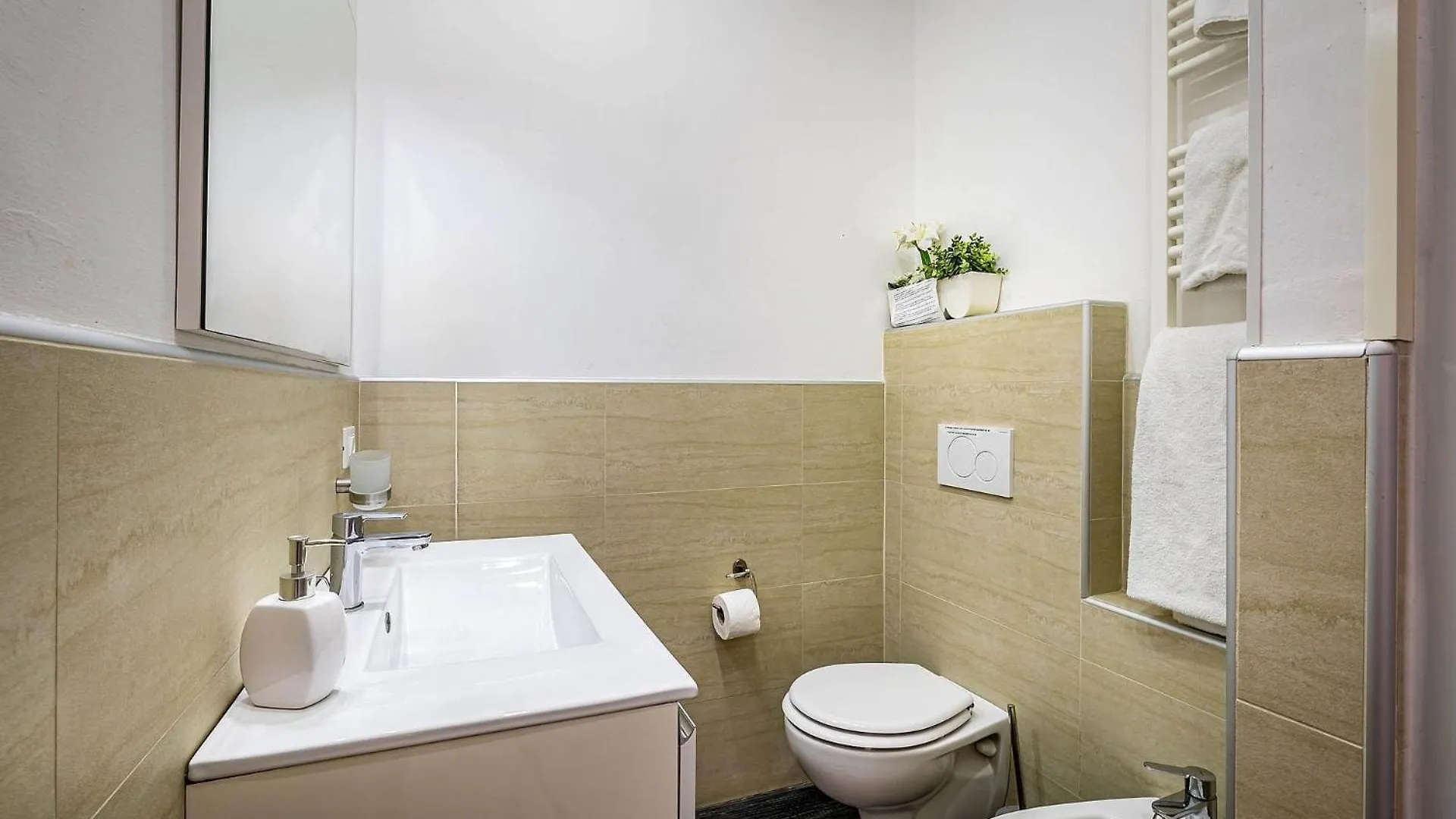 Il Viaggiator Leggero Bed & Breakfast Florence 0*,  Italy